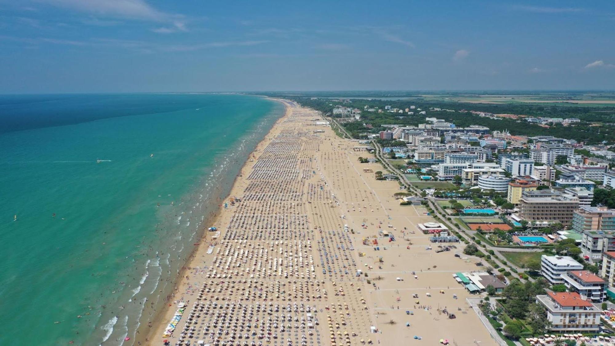 Three-bedroom Very Close To The Bibione
